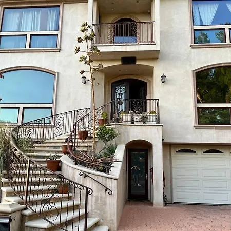 Holiday At Halliday Los Angeles Exterior photo